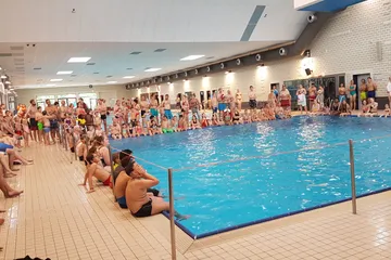 Showspringen im Südbad Neuss