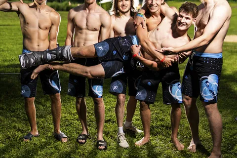 Aqua Circus Team - Gruppenfoto am Abend